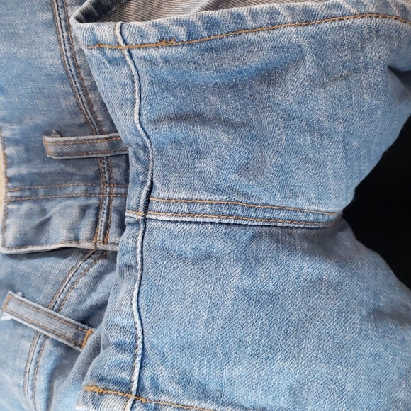 GAP Women's Vintage Jean Shorts Size 6 - Light washed - Picture 5 of 7